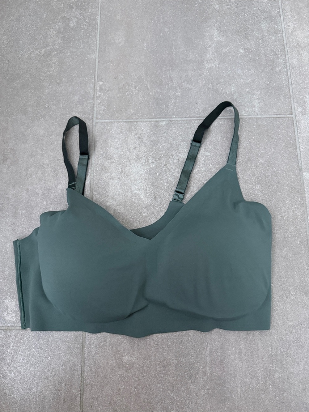 🔥NO OFFER Item🔥True and Co. NEW Body Triangle Convertible Bralett